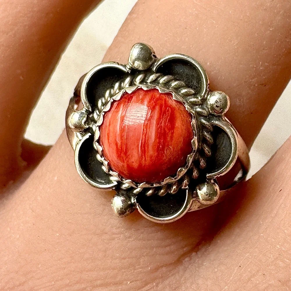 Navajo Flower Ring Red Spiny Oyster Sz 8 Sterling Silver Scalloped Native Amer